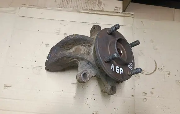 Ford Focus Front wheel hub