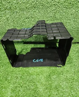 Renault Twingo II Battery box tray 8200654694B