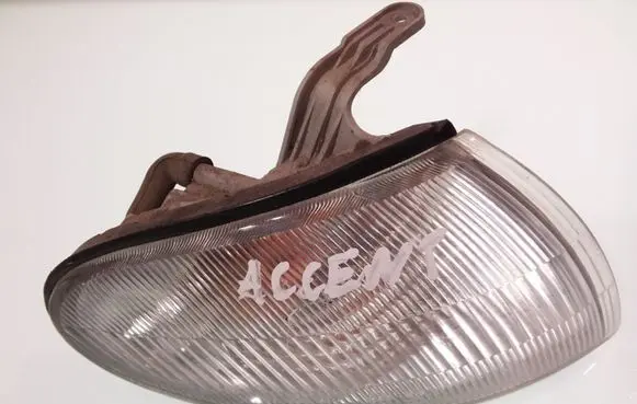 Hyundai Accent Front indicator light 92302220