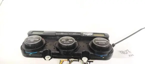 Volkswagen PASSAT B6 Climate control unit