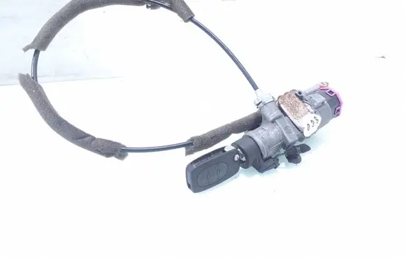 Audi A4 S4 B6 8E 8H Ignition lock 4B0905851F