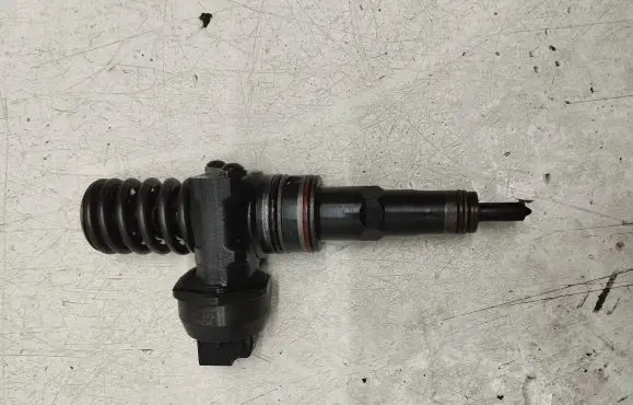 Volkswagen Sharan Fuel injector 038130073AK