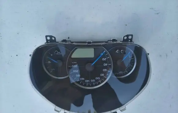 Toyota Yaris Speedometer (instrument cluster) 838000DT70