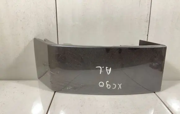 Volvo XC90 Rear/tail light trim molding 30698134