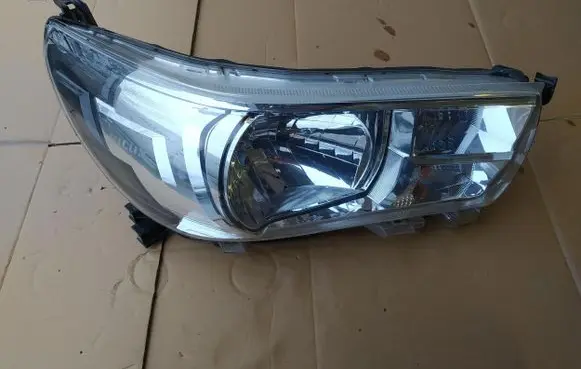Toyota Hilux VIII Headlight/headlamp