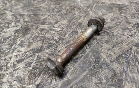 Maserati Quattroporte Front suspension camber bolt 