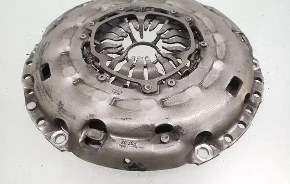 Ford Mondeo Mk III Pressure plate 124032310 8M17II
