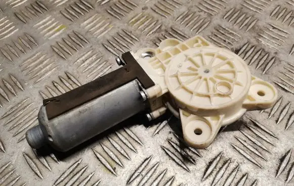 Mercedes-Benz CLK A209 C209 Rear door window regulator motor 0130821973