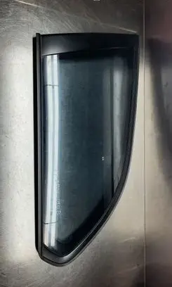 BMW 5 E60 E61 Rear side window