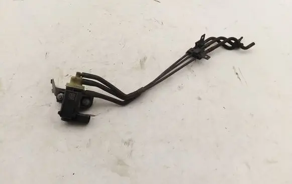Volkswagen Polo V 6R Turbo solenoid valve 1K0906627B 4011464A 421126103