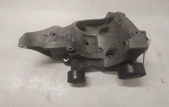 BMW 5 F10 F11 Generator/alternator bracket 13992010 1116780263902