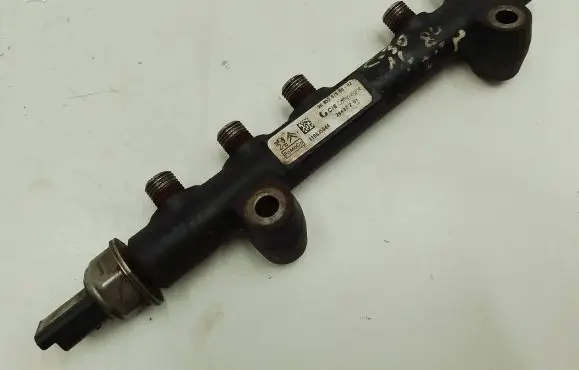 Volvo C30 Fuel main line pipe 9685297580 110635044 28497Z01