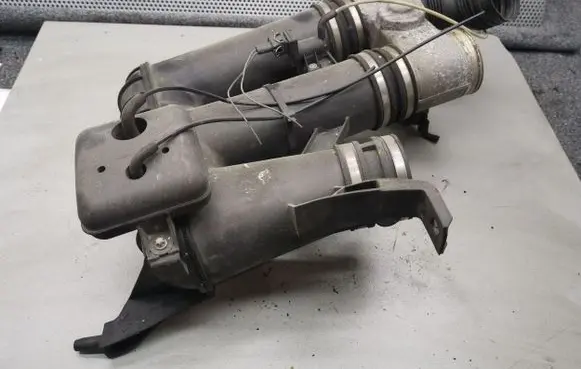 Opel Omega B2 Intake manifold 90499170