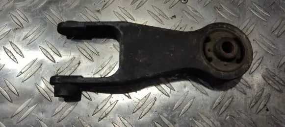 Opel Combo C Engine mount bracket