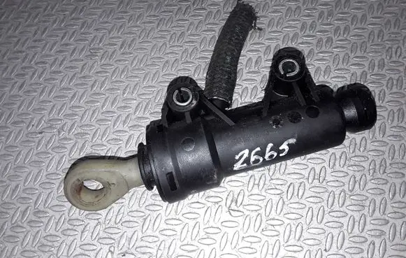 BMW 1 E81 E87 Clutch master cylinder 13870610