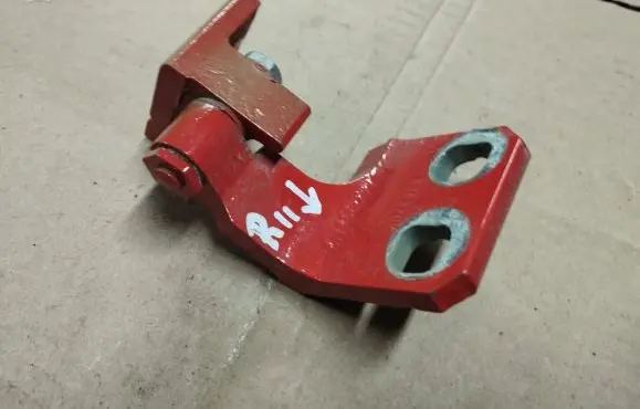 Jeep Renegade Rear door lower hinge