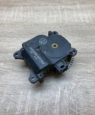 Lexus IS 220D-250-350 Air flap motor/actuator 0638000171