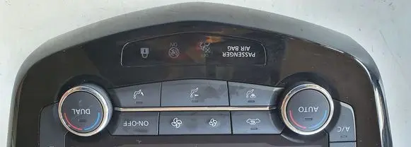 Nissan Qashqai Climate control unit
