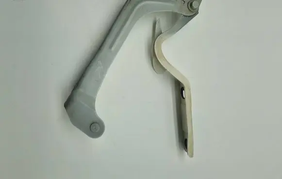 Maserati Ghibli Engine bonnet/hood hinges 
