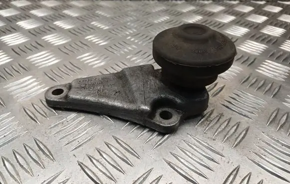 Audi A6 S6 C5 4B Engine mount bracket 8D0199343 8D0199339E