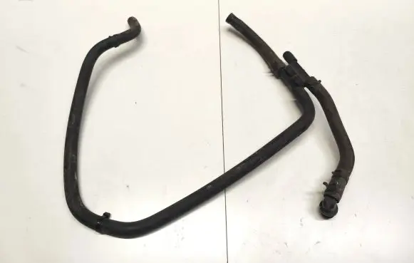 Ford Mustang V Engine coolant pipe/hose