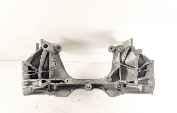 BMW 7 G70 Engine mounting bracket 9485638