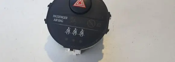 Toyota Yaris Passenger airbag on/off switch 