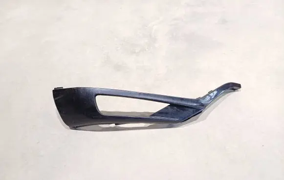 Volvo XC90 Front bumper splitter molding 31383801