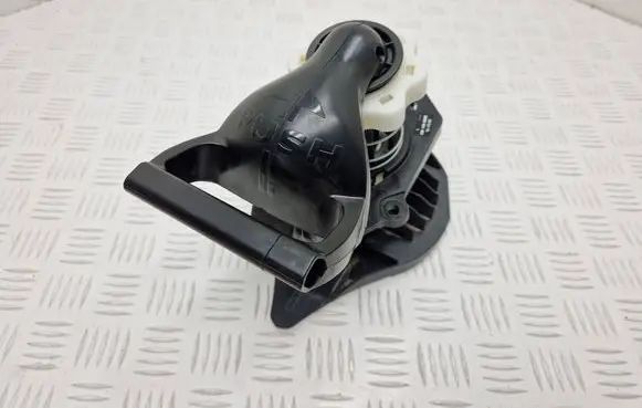 Renault Clio IV Spare wheel mounting bracket 8200601401 8105937 020715