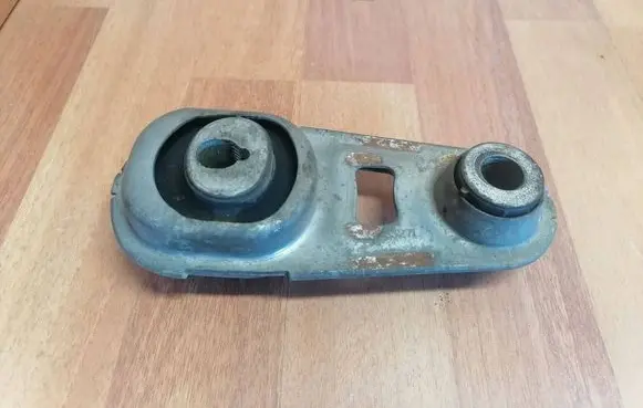 Renault Espace V (RFC) Engine mount bracket 112383734R