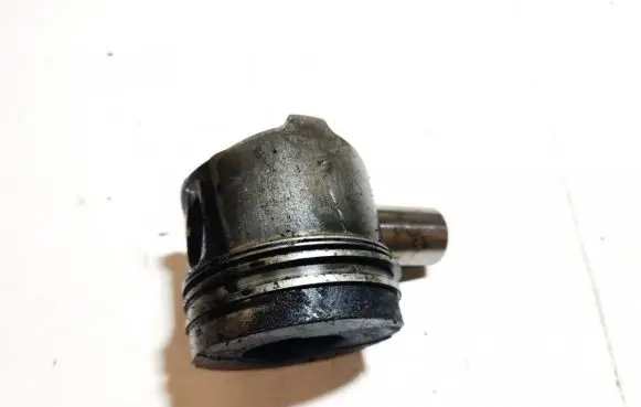 Volvo S40, V40 Piston 