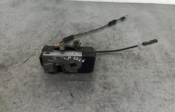 Opel Corsa C Front door lock 13203899