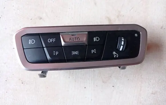 BMW X5 G05 Light switch 9461132