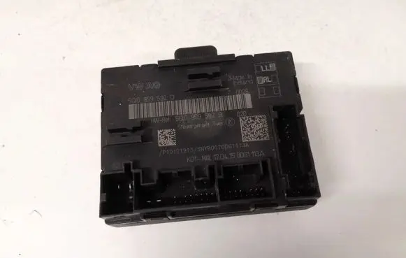Volkswagen PASSAT B8 Door control unit/module 5q0959592d 5q0959592b