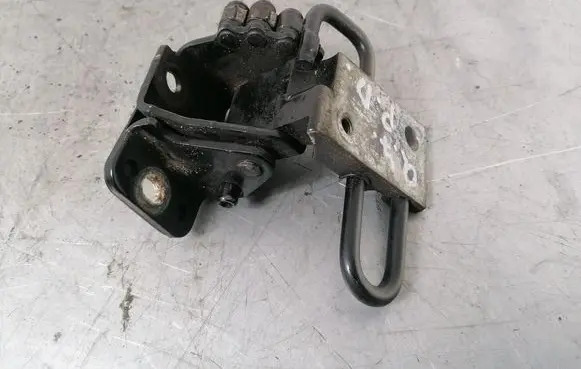 Audi Q7 4L Front door lower hinge 8E0831412E