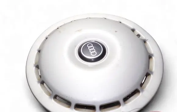 Audi 200 R15 wheel hub/cap/trim 4A0601147
