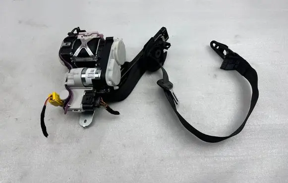 Audi A8 S8 D4 4H Front seatbelt 4H0857705 4H0857705C
