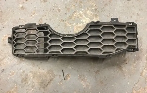 Chevrolet Captiva Front bumper lower grill 96623661 C100