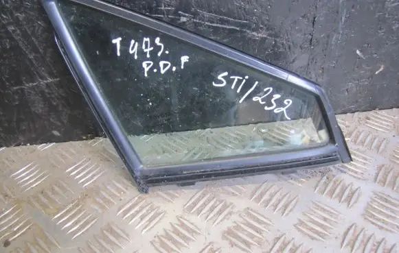 Toyota C-HR I Rear vent window glass STI232