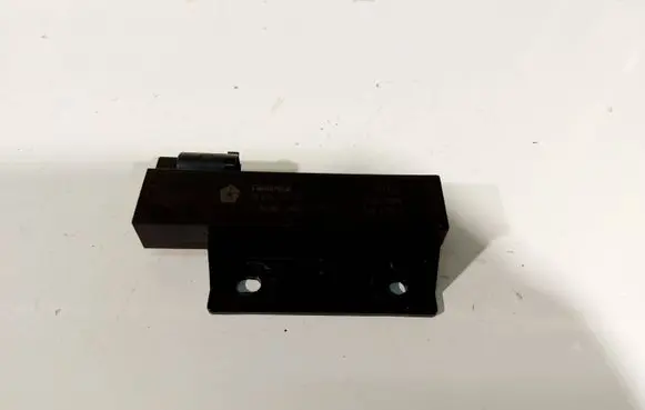 Chrysler Pacifica Aerial antenna amplifier 68068148AA 3488335490 644691