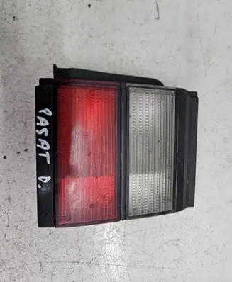 Volkswagen PASSAT B3 Tailgate rear/tail lights 357945108