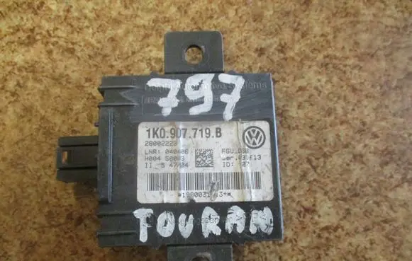 Volkswagen Touran I Alarm control unit/module 1K0907719B