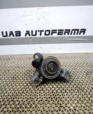 Engine mount bracket