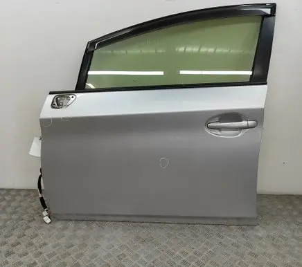 Toyota Prius (XW30) Front door 6700247070