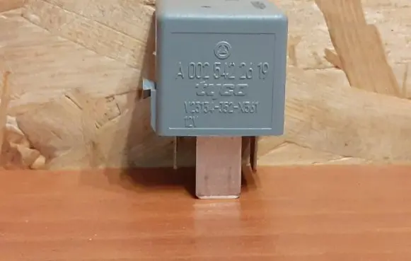 Mercedes-Benz Vito Viano W639 Other relay A0025422619