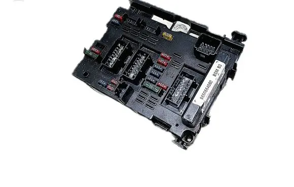 Peugeot 206+ Fuse module 9650664080