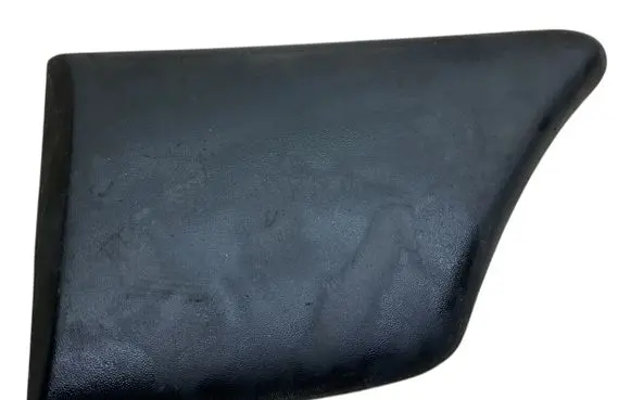 Rear fender molding trim