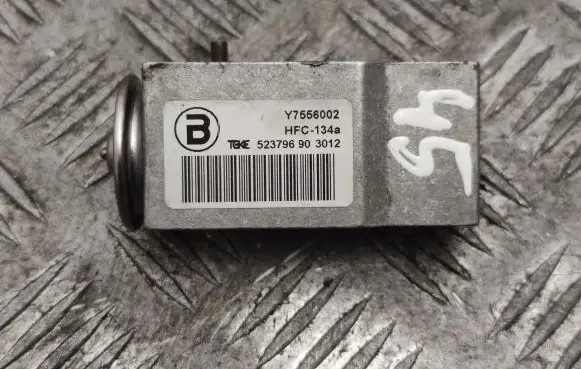 Audi A4 S4 B8 8K Air conditioning (A/C) expansion valve Y7556002