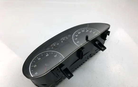 Volkswagen Polo Speedometer (instrument cluster) 6Q0920822