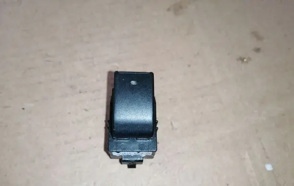 Toyota Corolla Verso AR10 Electric window control switch 848100F010